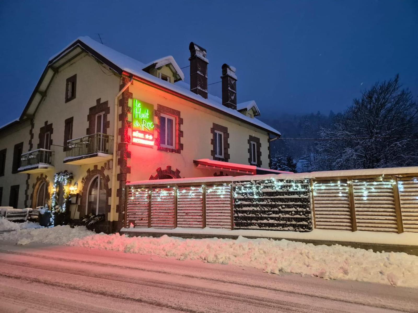 Hotel Restaurant Du Haut Du Roc Basse-sur-le-Rupt Екстер'єр фото